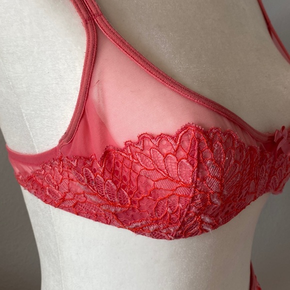 FELINA Bra and panty set - salmon pink - great condition - Picture 4 of 7
